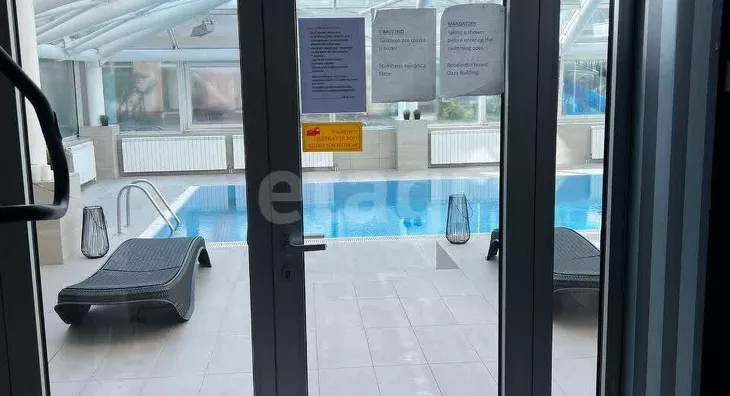 Šestosoban stan | 4zida