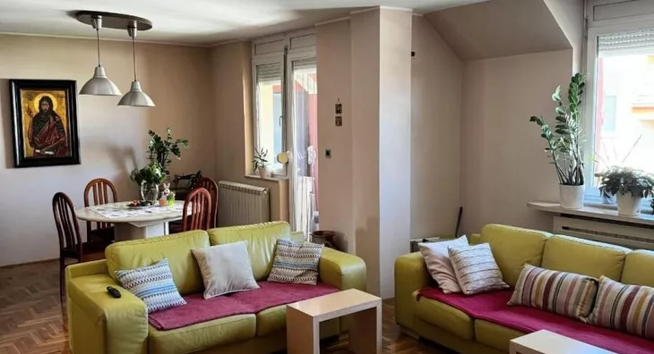 Četvoroiposoban stan | 4zida