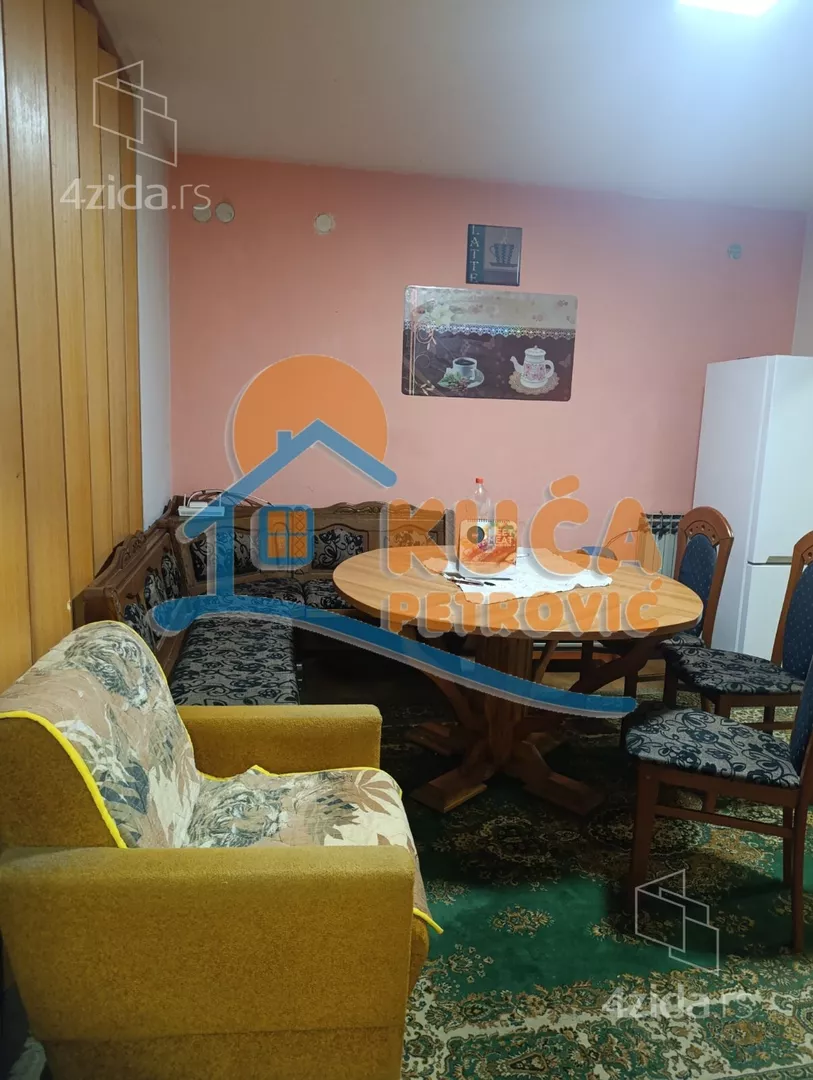 Troiposoban stan | 4zida