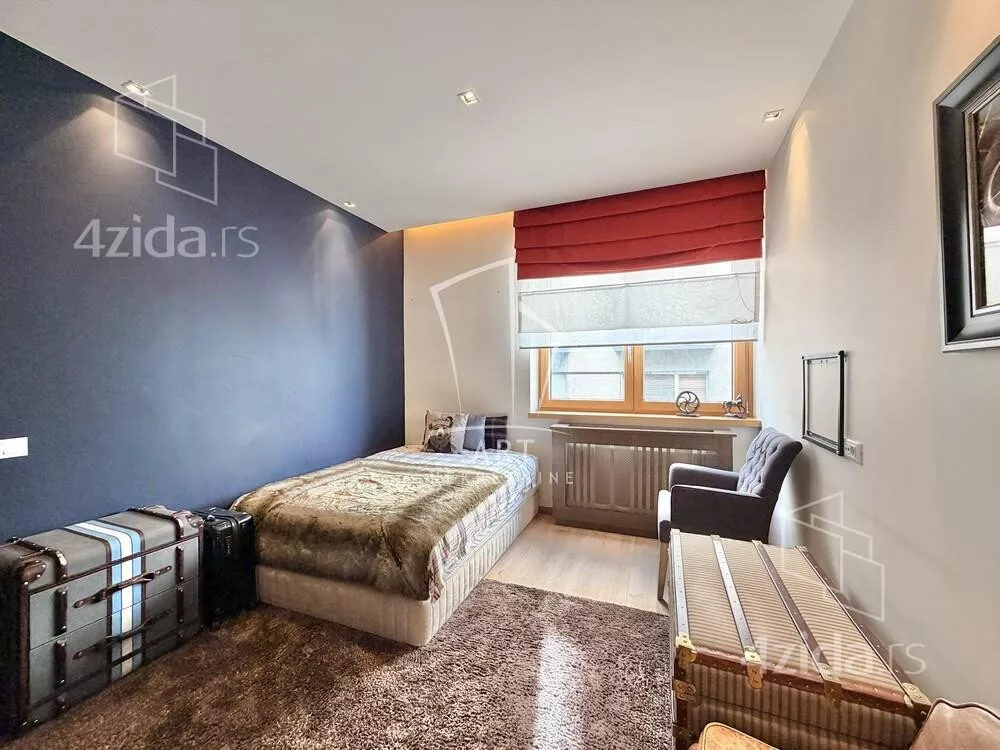 Šestoiposoban stan | 4zida