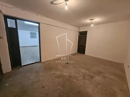 Breskvin cvet | 4zida.rs