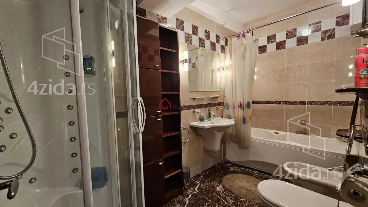 Sedmosoban stan | 4zida