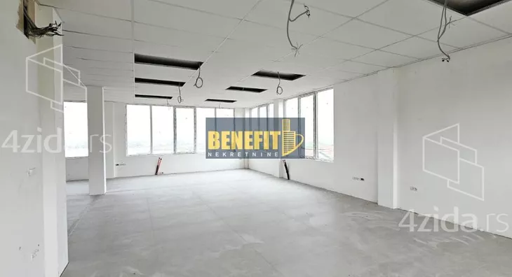 Poslovna zgrada | 4zida