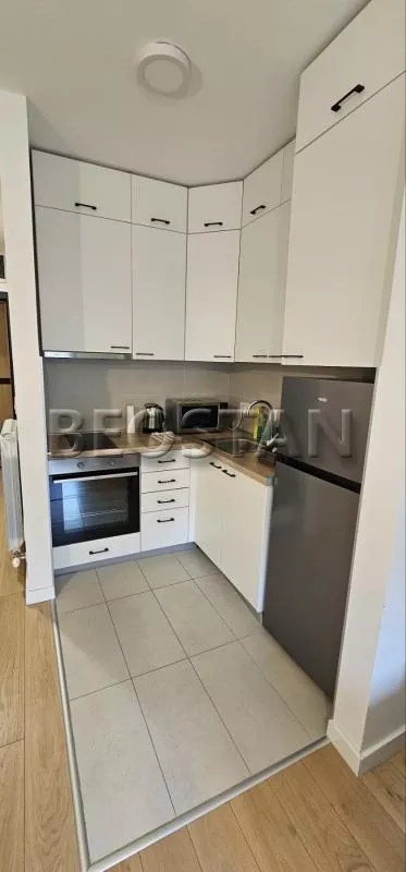 Tosin Bunar | 4zida.rs