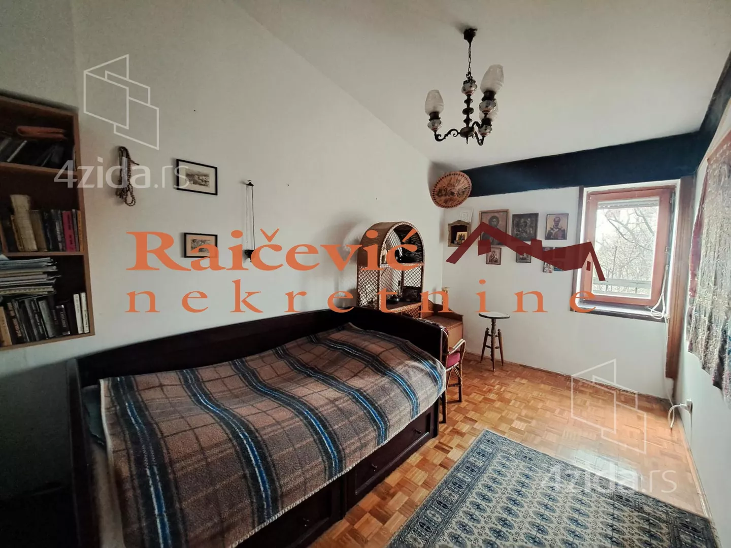 Troiposoban stan | 4zida