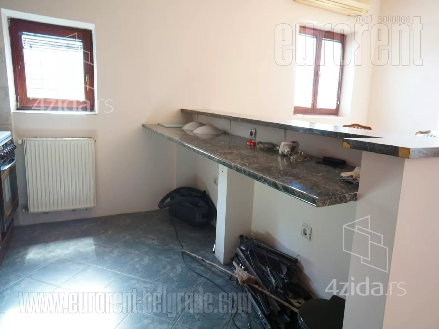 Petosoban stan | 4zida