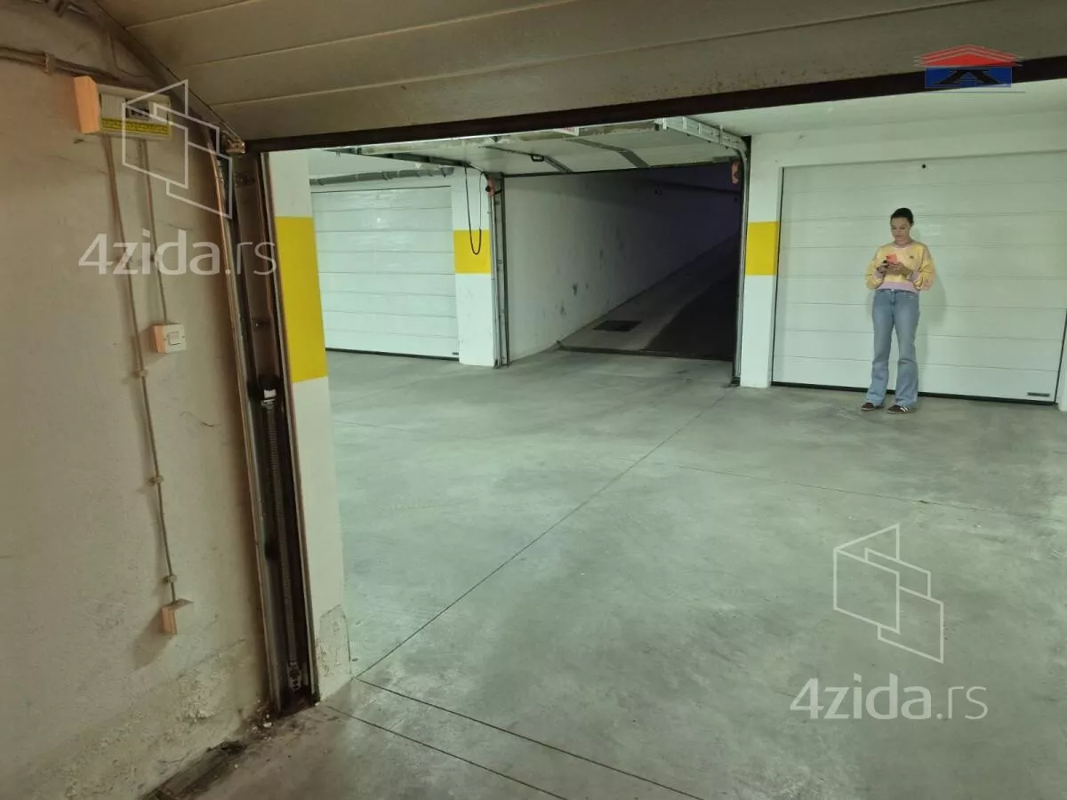 Garaža | 4zida