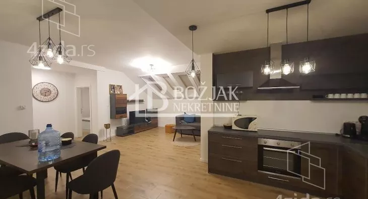 Petosoban stan | 4zida