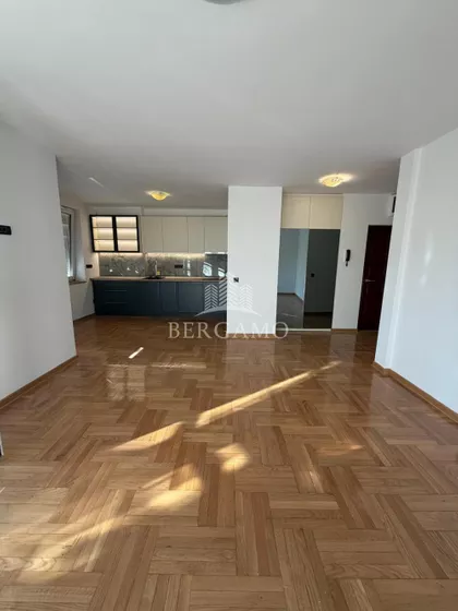 Romanijska | 4zida.rs