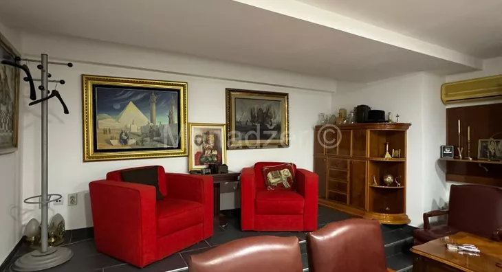 Poslovna zgrada | 4zida