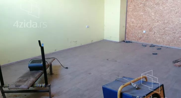 Poslovni prostor | 4zida