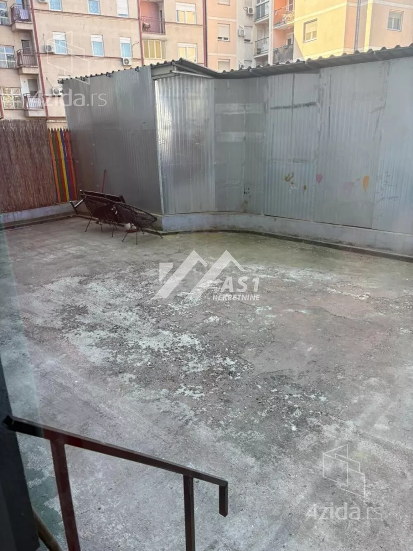 Troiposoban stan | 4zida