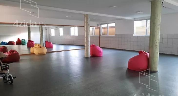 Poslovni prostor | 4zida