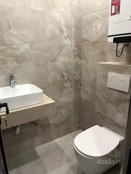 Lokal | 4zida