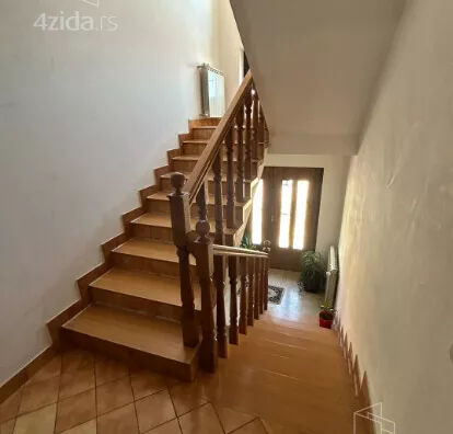 4-etažna kuća | 4zida