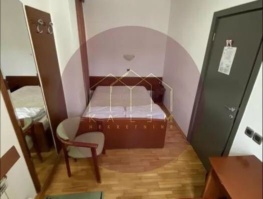 Poslovna zgrada | 4zida