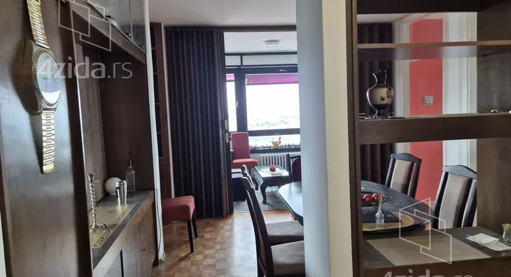 Četvoroiposoban stan | 4zida