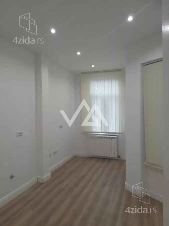 Šestosoban stan | 4zida