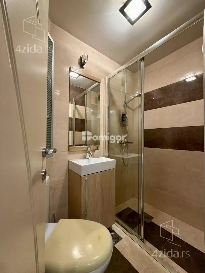 Petosoban stan | 4zida