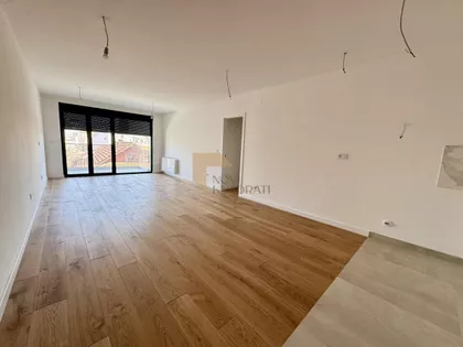 Autokomanda | 4zida.rs