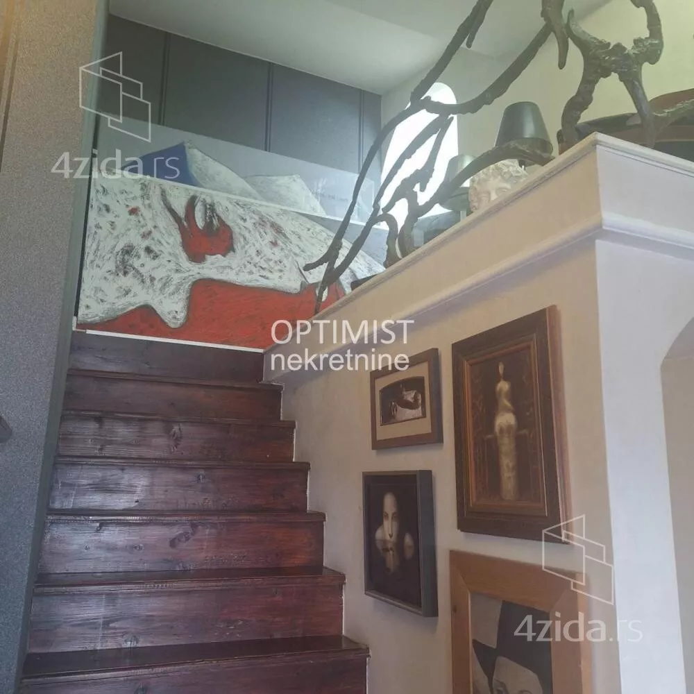 Četvoroiposoban stan | 4zida