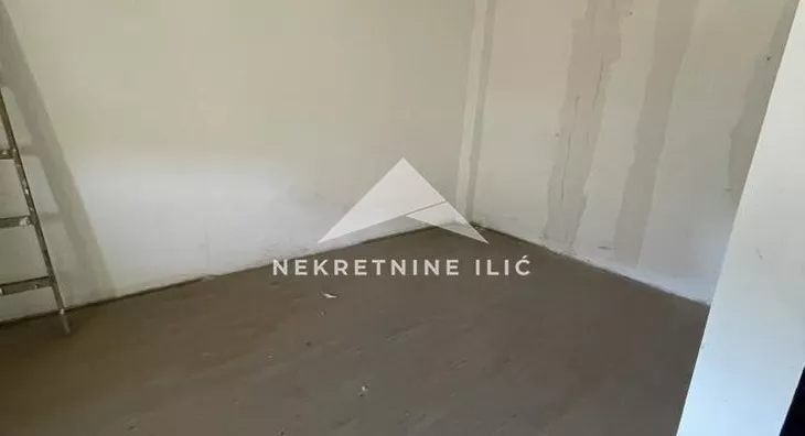 Šestosoban stan | 4zida