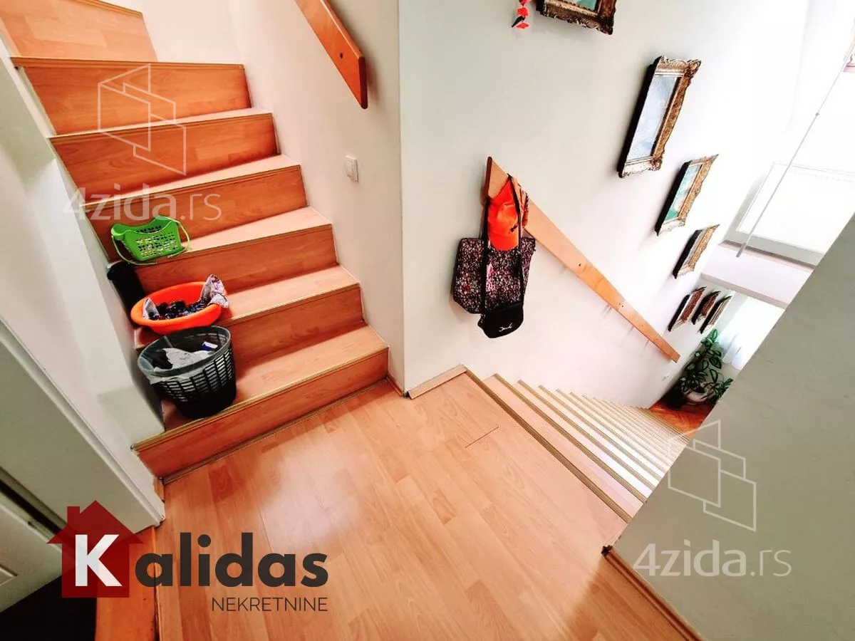 Šestosoban stan | 4zida