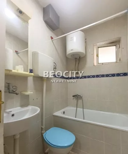 Milana Savića | 4zida.rs