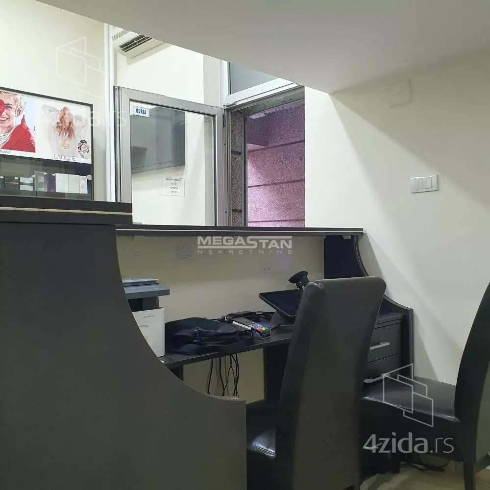 Poslovni prostor | 4zida