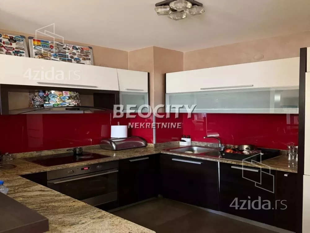 Četvoroiposoban stan | 4zida