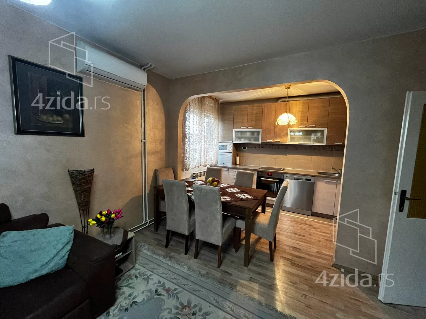 Šestosoban stan | 4zida