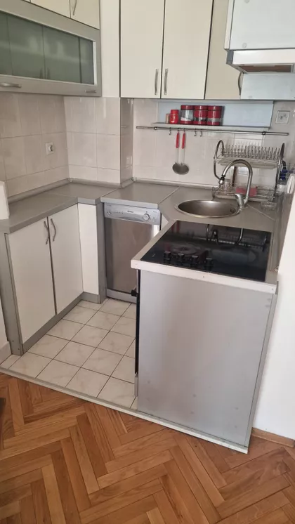 Pavla Papa | 4zida.rs