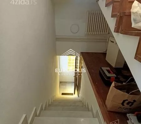 5-etažna kuća | 4zida