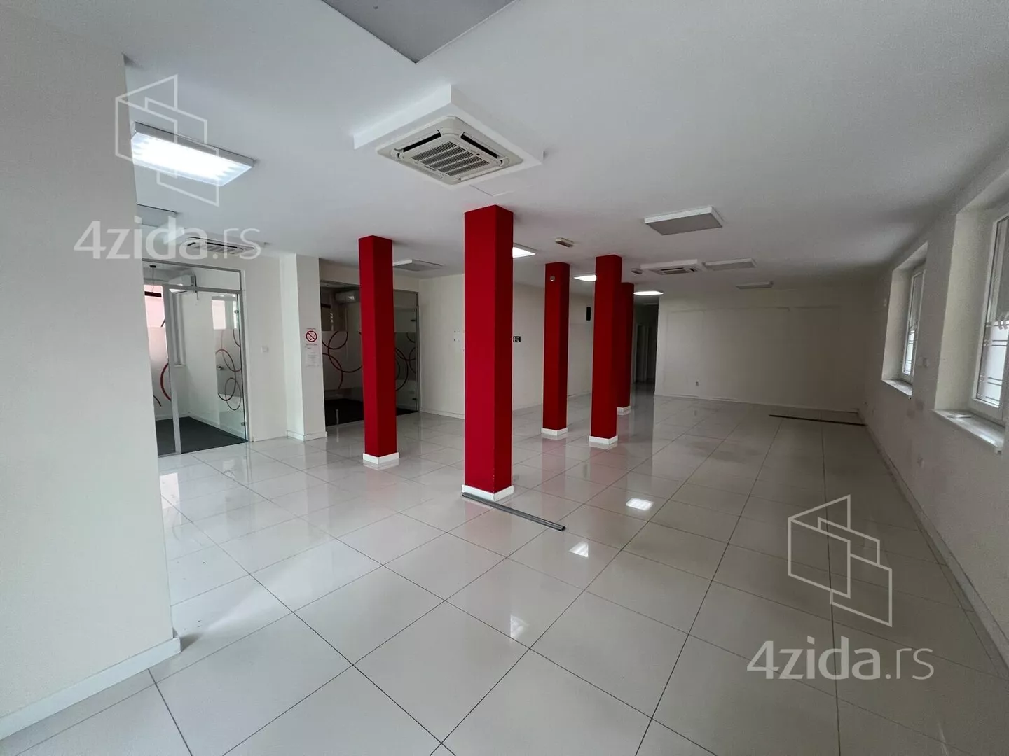 Lokal | 4zida