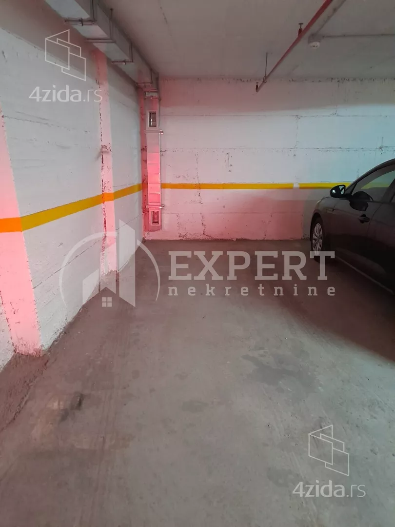 Garaža | 4zida