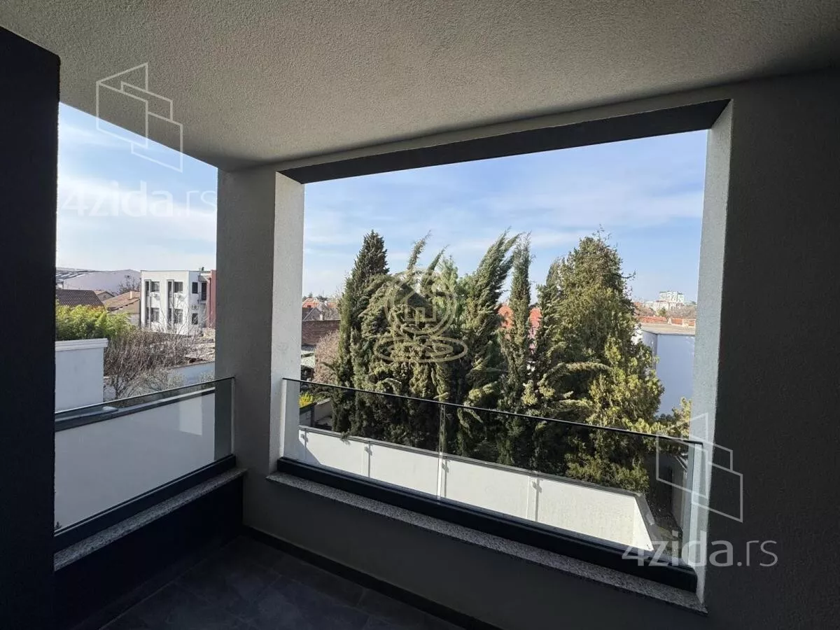 Šestosoban stan | 4zida