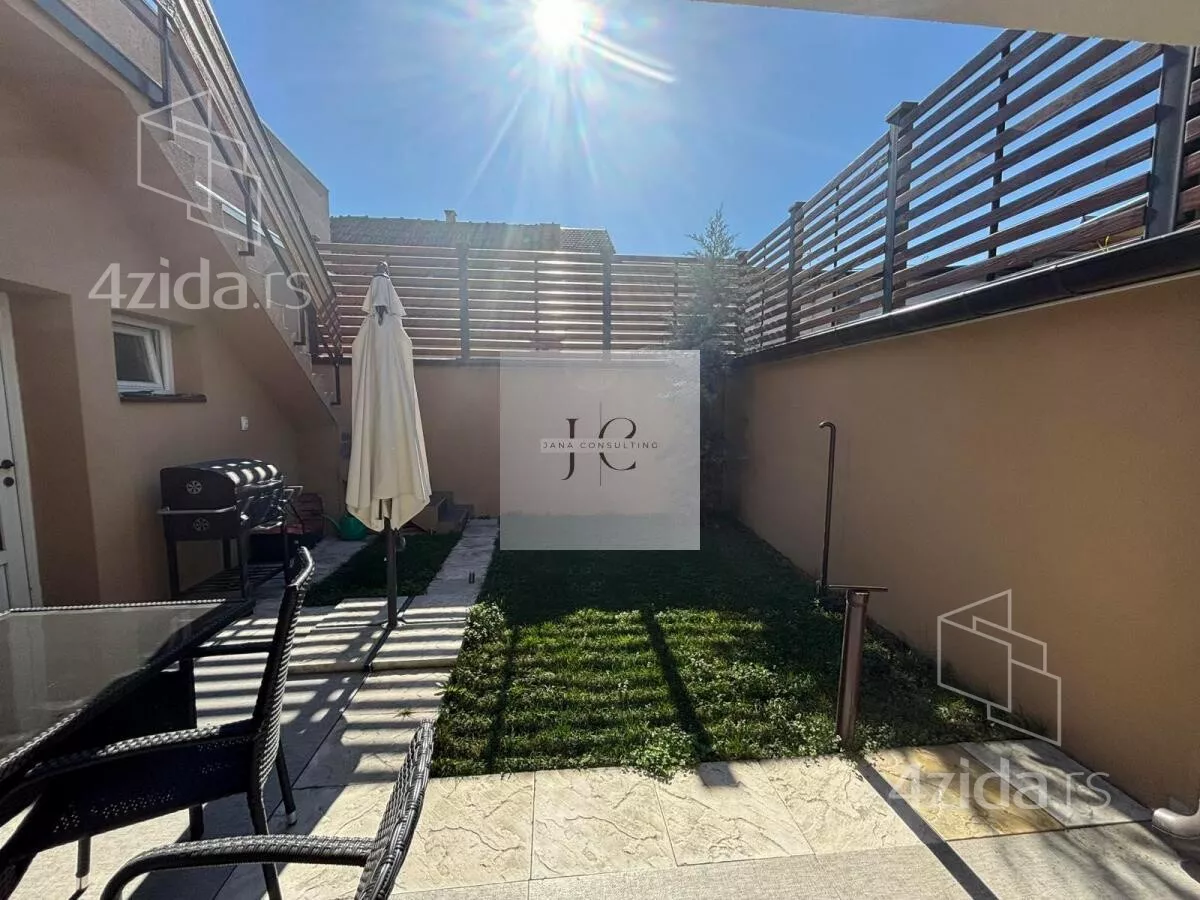 Petosoban stan | 4zida