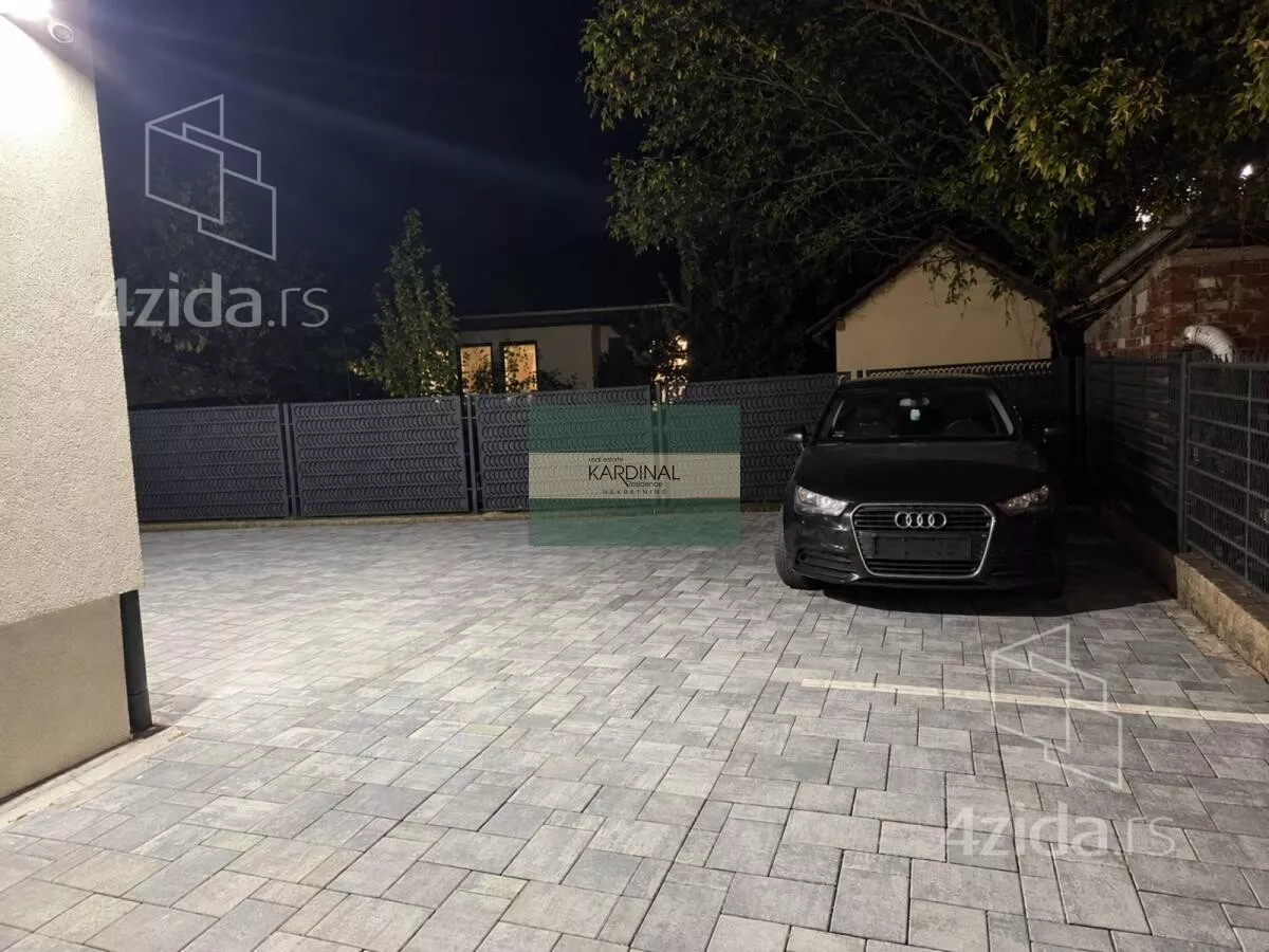 Parking | 4zida