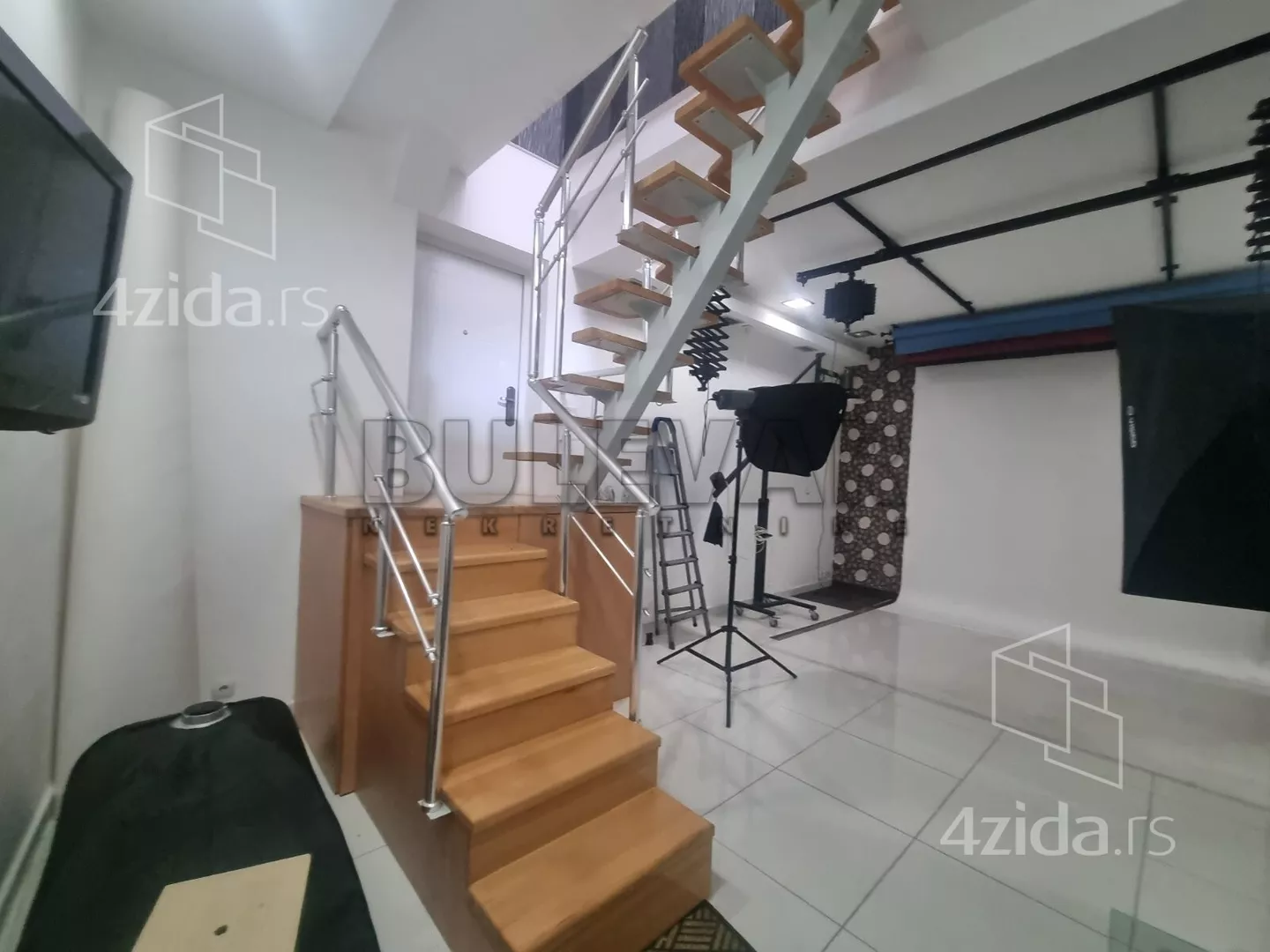 Lokal | 4zida