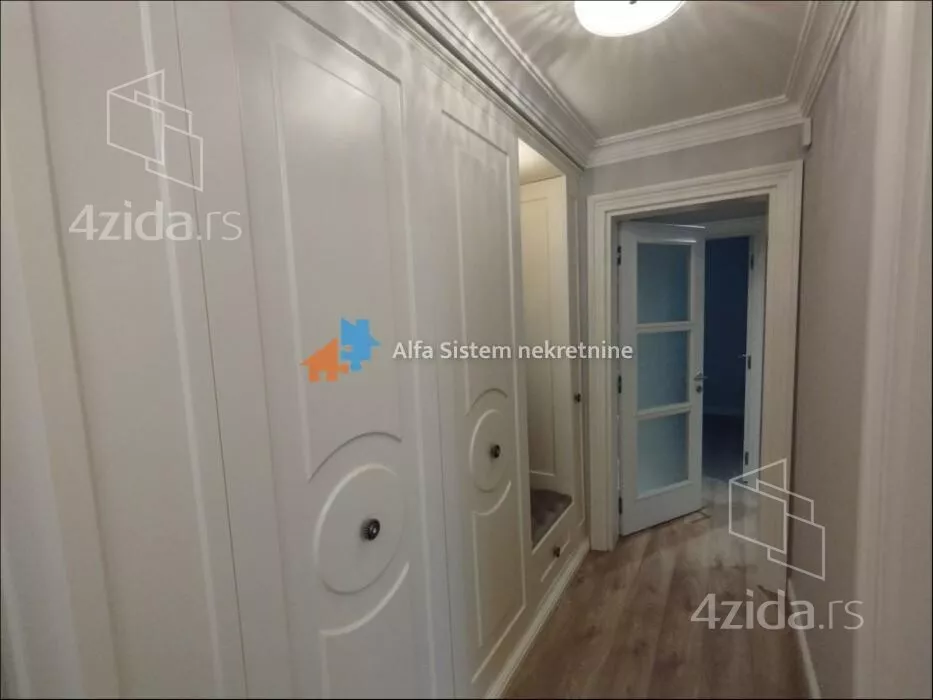 Petosoban stan | 4zida