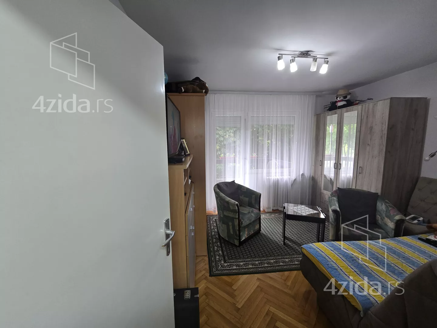 Troiposoban stan | 4zida