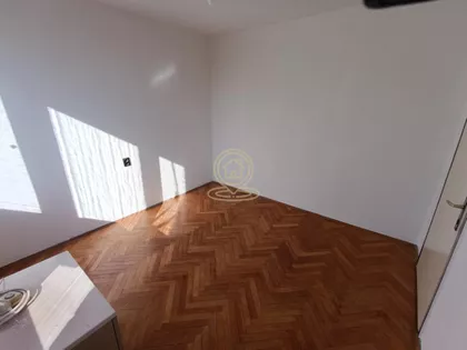 Vojna Bolnica | 4zida.rs