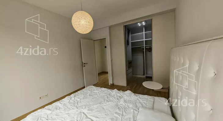 Četvoroiposoban stan | 4zida
