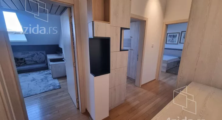 Petosoban stan | 4zida