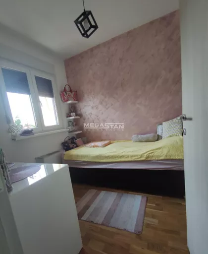 Ugrinovačka | 4zida.rs
