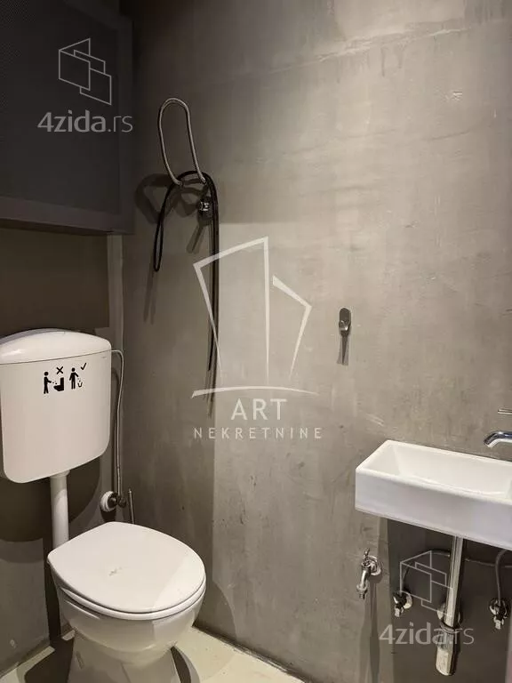 Lokal | 4zida