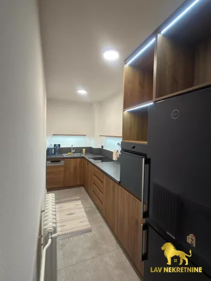 RADOMIRA RAŠE RADUJKOVA | 4zida.rs