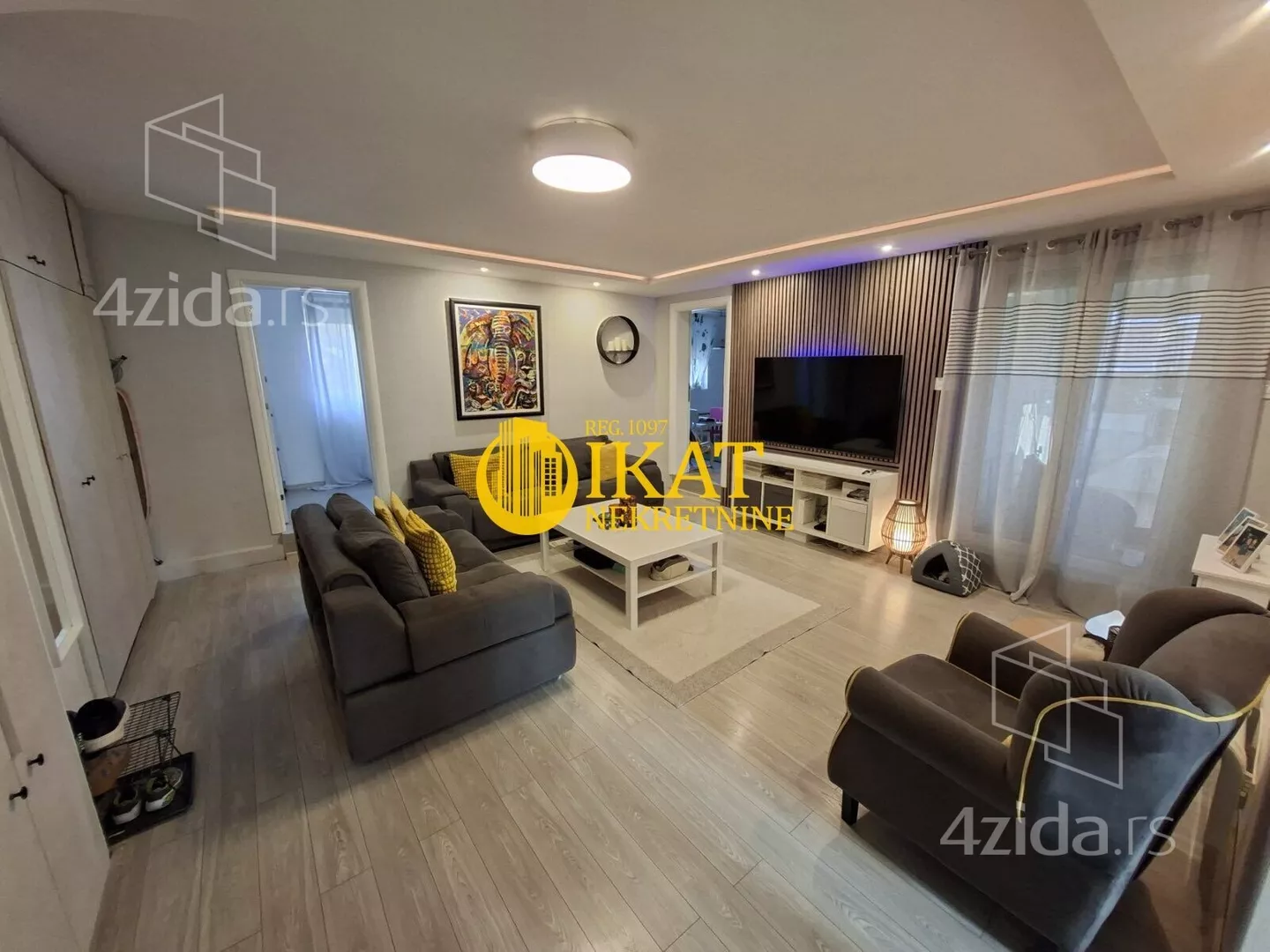 Trosoban stan | 4zida