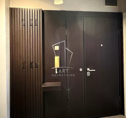 Miše Vujića | 4zida.rs