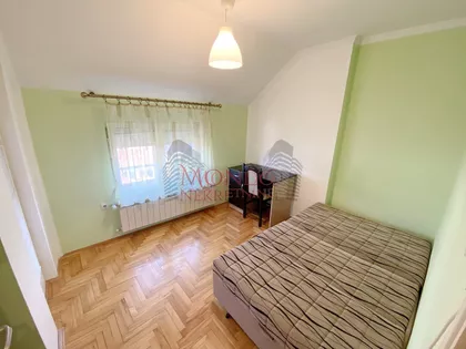 Škola | 4zida.rs